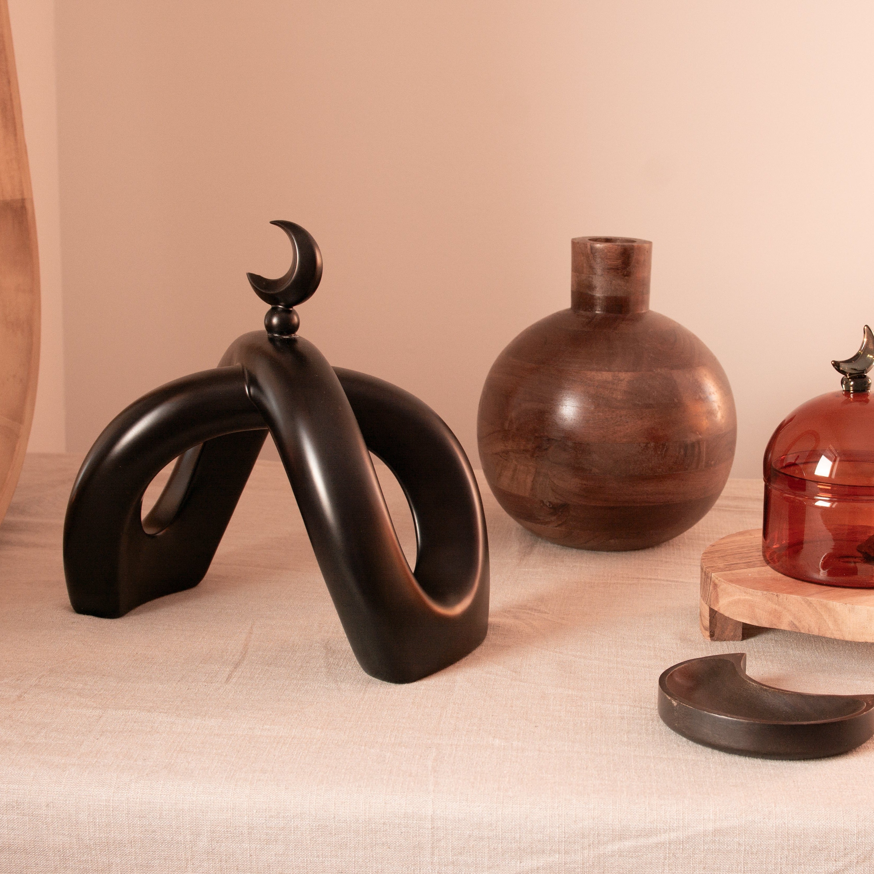 Crescent Knot Sculpture: Black