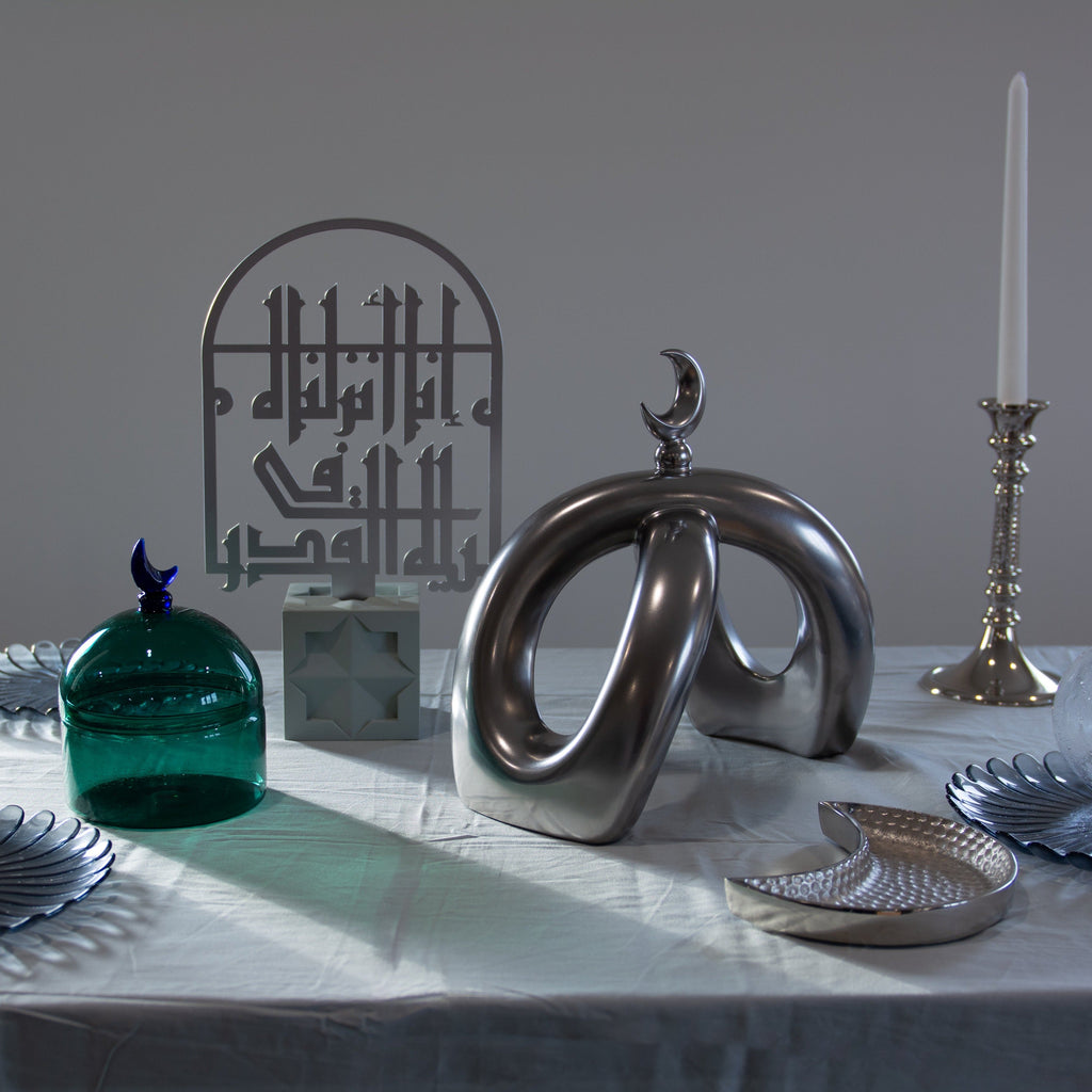 Crescent Knot Sculpture: Chrome