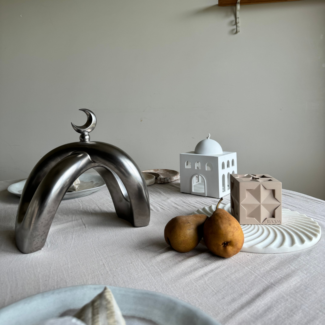 Crescent Knot Sculpture: Chrome