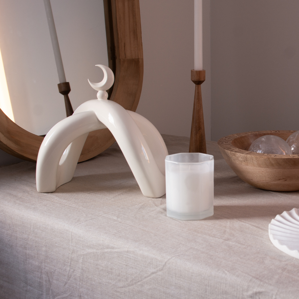 Crescent Knot Sculpture: Cream